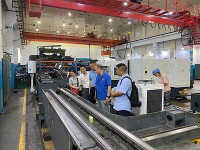 促開(kāi)放 調(diào)結(jié)構(gòu) | 機(jī)電工程學(xué)院赴漢中開(kāi)展技術(shù)交流與合作